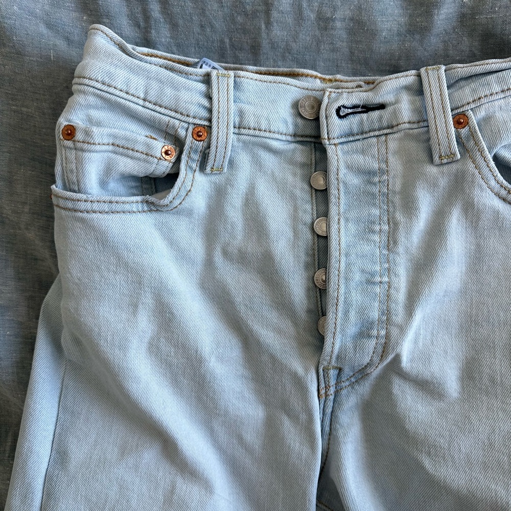 Levi Ribcage Ankle Straight Light Wash Size 26